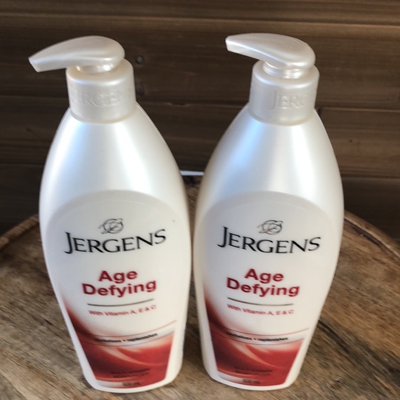 (2) Jergens Age Defying Body Lotion - 600ml each - Picture 2 of 4